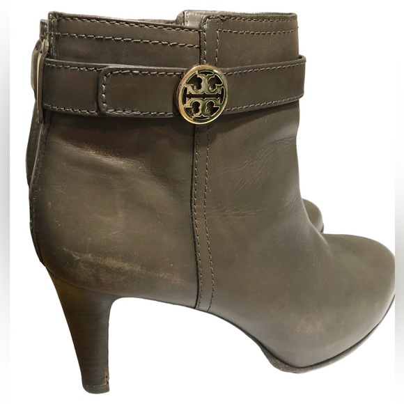 TORY BURCH Taupe Bristol Side Zip Heels Booties - Picture 8 of 12